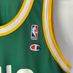 Load image into Gallery viewer, Seattle SuperSonics Shawn Kemp Champion jersey - Small
