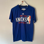 Charger l'image dans la galerie, New York Knicks Adidas T shirt  - Medium
