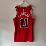Görseli Galeri görüntüleyiciye yükleyin, Chicago Bulls Demar Derozan Nike jersey - Medium
