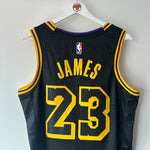 Görseli Galeri görüntüleyiciye yükleyin, Los Angeles Lakers Lebron James Nike jersey - Medium
