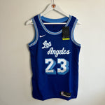 Görseli Galeri görüntüleyiciye yükleyin, Los Angeles Lakers Lebron James Nike jersey - Small
