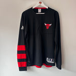 Load image into Gallery viewer, Chicago Bulls Adidas long sleeve warm up  - Medium
