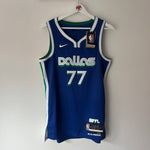 Indlæs billede til gallerivisning Dallas Mavericks Luka Doncic Nike jersey - Small
