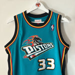 Load image into Gallery viewer, Detroit Pistons Grant Hill Mitchell &amp; Ness jersey  - Youth Medium
