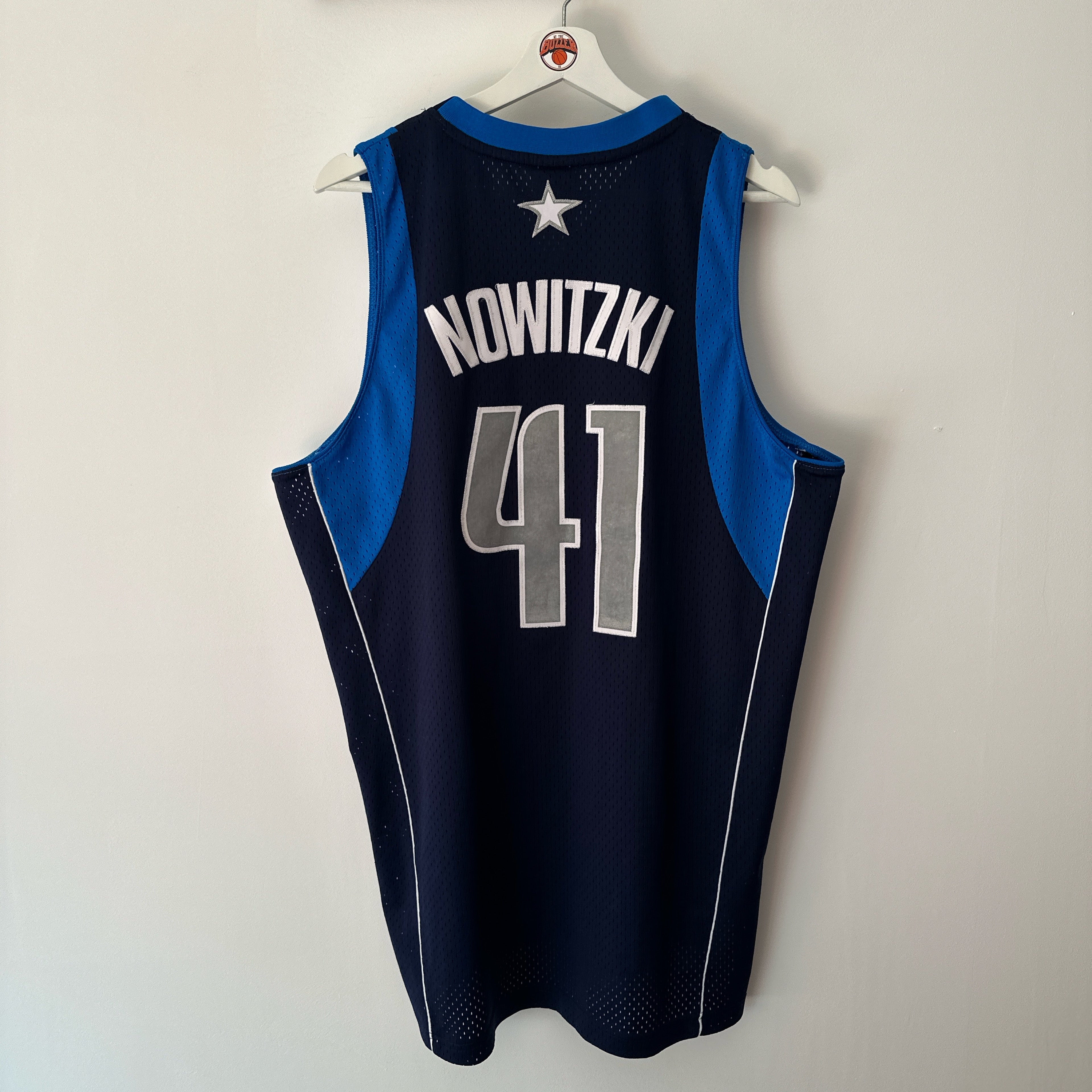 Dallas Mavericks Dirk Nowitzki Reebok Jersey - Medium (Fits large)