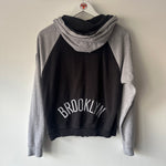 Afbeelding in Gallery-weergave laden, Brooklyn Nets Adidas jacket - Youth Small

