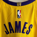 Charger l&#39;image dans la galerie, Los Angeles Lakers Lebron James Nike authentic jersey - Small
