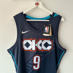 Load image into Gallery viewer, Oklahoma City Thunder Alex Caruso Nike jersey - Large
