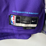 Charger l'image dans la galerie, Sacramento Kings Tyrese Haliburton  Nike jersey - Medium

