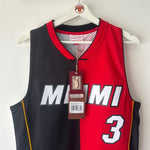 Carregar imagem no visualizador da galeria, Miami Heat Dwayne Wade Mitchell &amp; Ness jersey - Small
