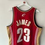 Charger l&#39;image dans la galerie, Cleveland Cavaliers Lebron James Mitchell &amp; Ness jersey - Large
