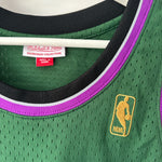 Charger l'image dans la galerie, Milwaukee Bucks Ray Allen Mitchell &amp; Ness jersey - Medium
