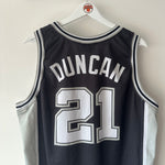 Cargar imagen en el visor de la galería, San Antonio Spurs Tim Duncan Champion jersey - XL
