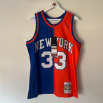 Load image into Gallery viewer, New York Knicks Patrick Ewing Mitchell &amp; Ness jersey - Medium
