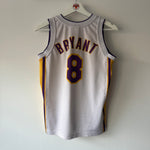 Afbeelding in Gallery-weergave laden, Los Angeles Lakers Kobe Bryant Champion jersey - Youth Medium
