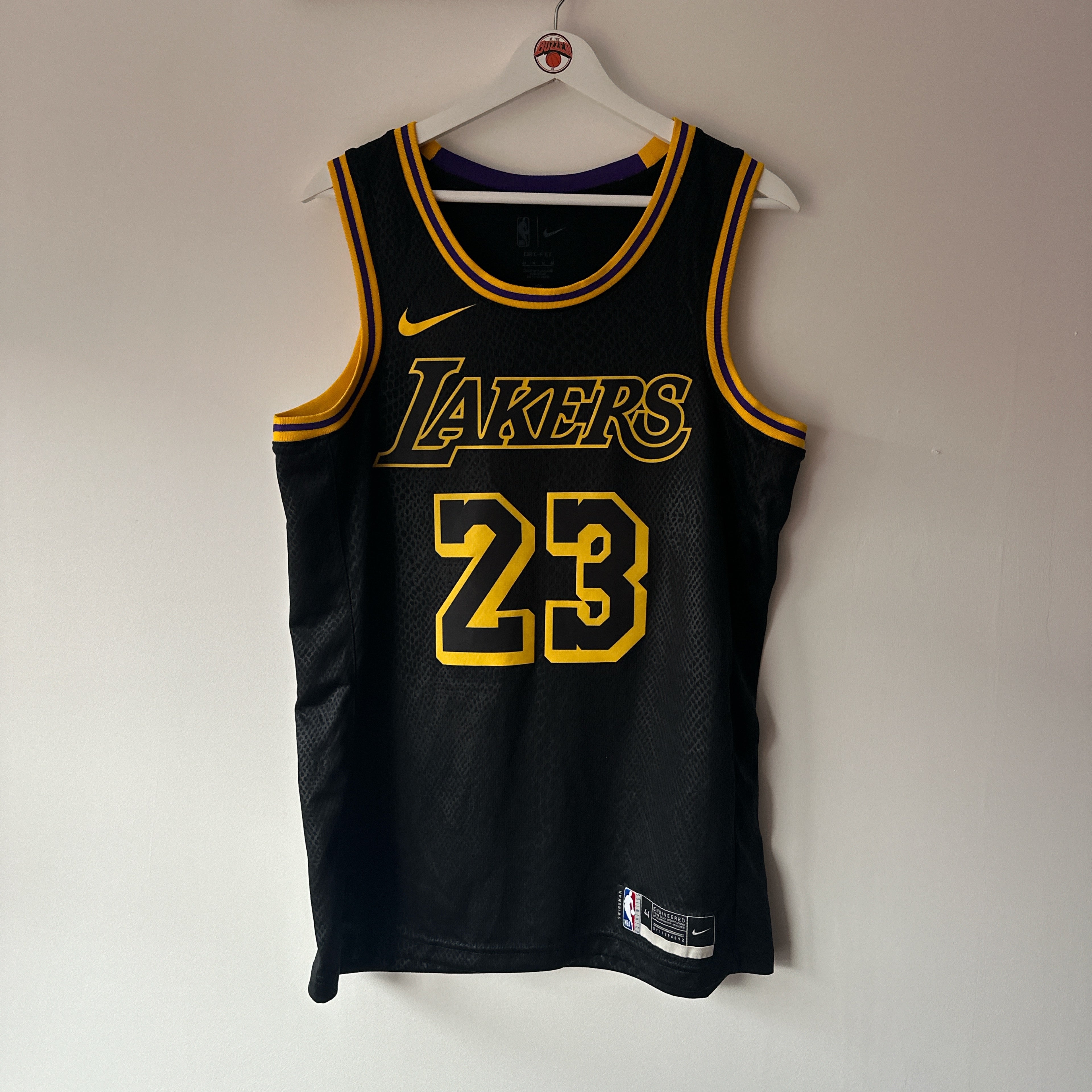 Los Angeles Lakers Lebron James Nike jersey - Medium