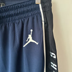Charger l'image dans la galerie, Dallas Mavericks Jordan shorts - Large
