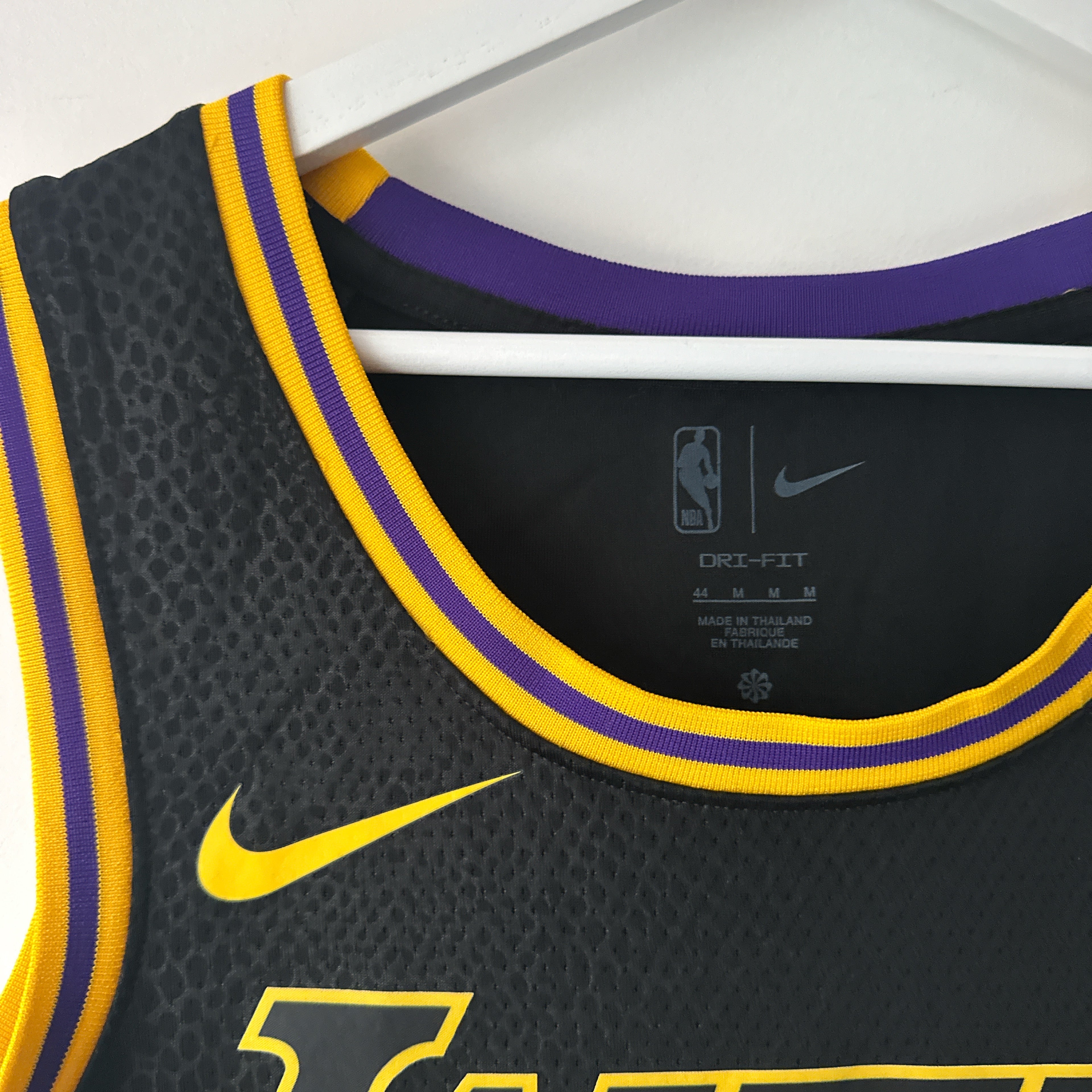 Los Angeles Lakers Lebron James Nike jersey - Medium