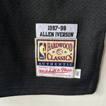 Load image into Gallery viewer, Philadelphia 76ers Allen Iverson Mitchell &amp; Ness Authentic jersey - Large
