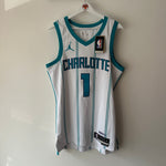 Lade das Bild in den Galerie-Viewer, Charlotte Hornets Lamelo Ball Jordan jersey - Medium
