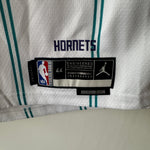 Lade das Bild in den Galerie-Viewer, Charlotte Hornets Lamelo Ball Jordan jersey - Medium
