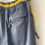 Lade das Bild in den Galerie-Viewer, Golden State Warriors Nike shorts - Large
