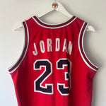 Φόρτωση εικόνας στο εργαλείο προβολής Συλλογής, Chicago Bulls Michael Jordan Champion jersey - Large
