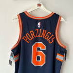 Carregar imagem no visualizador da galeria, New York Knicks Kristapz Porzingis Nike jersey - Medium

