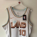Load image into Gallery viewer, Cleveland Cavaliers Darius Garland Nike jersey - Large
