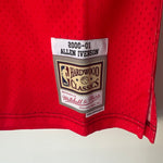 Carregar imagem no visualizador da galeria, Philadelphia 76ers Allen Iverson Mitchell &amp; Ness jersey - Medium
