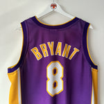 Görseli Galeri görüntüleyiciye yükleyin, Los Angeles Lakers Kobe Bryant Champion jersey - Large
