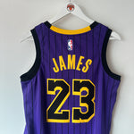 Lade das Bild in den Galerie-Viewer, Los Angeles Lakers Lebron James Nike jersey - Medium
