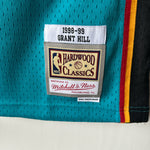 Load image into Gallery viewer, Detroit Pistons Grant Hill Mitchell &amp; Ness jersey - XL
