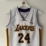 Carregar imagem no visualizador da galeria, Los Angeles Lakers Kobe Bryant Champion jersey - Youth Small
