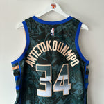Load image into Gallery viewer, Milwaukee Bucks Giannis Antetokounmpo Nike jersey - Large
