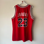 Cargar imagen en el visor de la galería, Chicago Bulls Michael Jordan Champion jersey - XL
