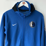Ladda upp bild till gallerivisning, Dallas Mavericks Nike Bench jacket- Youth Large
