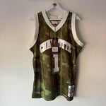 Lade das Bild in den Galerie-Viewer, Charlotte Hornets Muggsy Bogues Mitchell &amp; Ness jersey - Large
