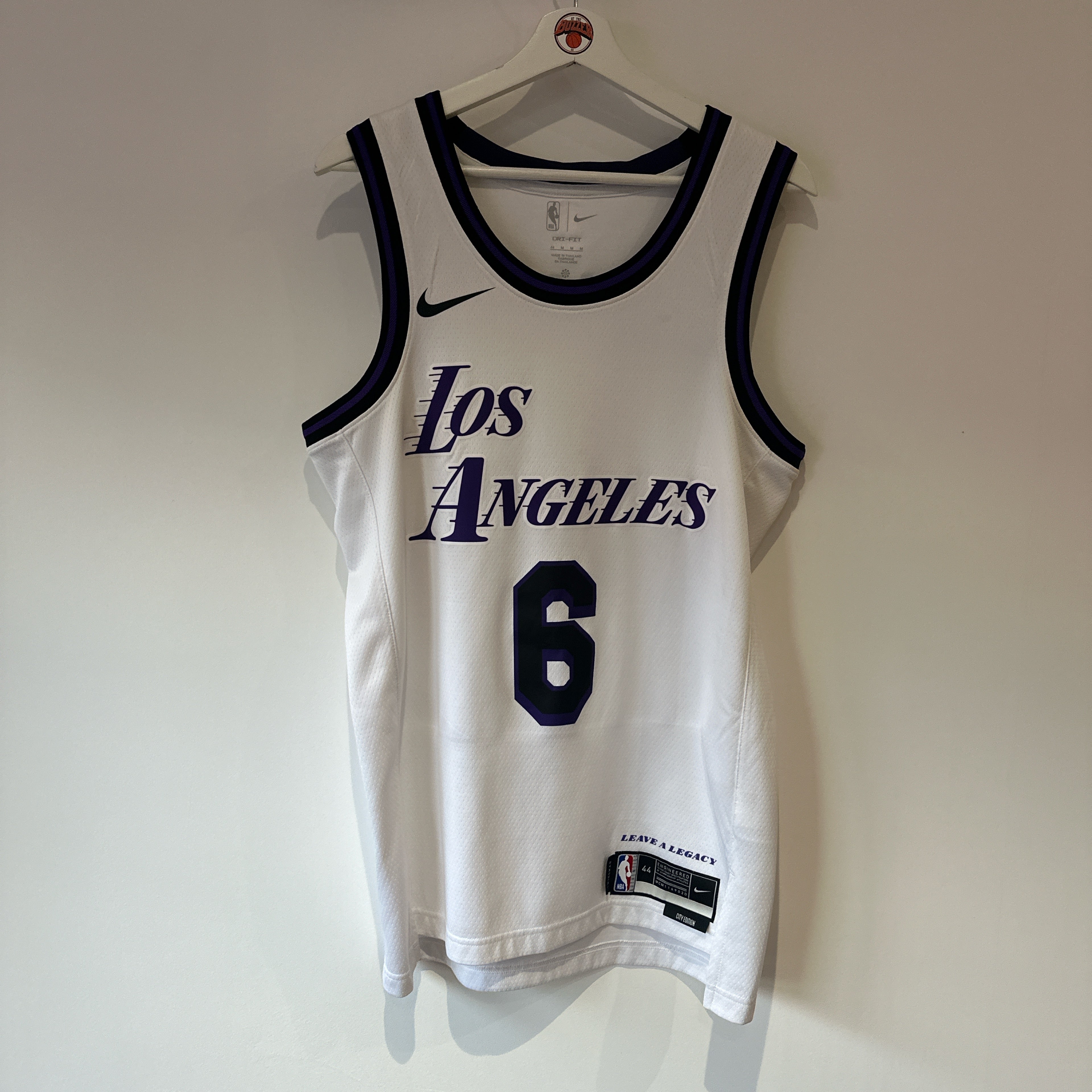 Los Angeles Lakers Lebron James Nike jersey - Medium