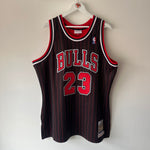 Load image into Gallery viewer, Chicago Bulls Chicago Bulls Mitchell &amp; Ness authentic jersey - XL
