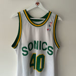 Load image into Gallery viewer, Seattle SuperSonics Shawn Kemp Champion jersey - Small
