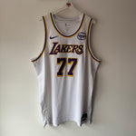 Carregar imagem no visualizador da galeria, Los Angeles Lakers Luka Doncic Nike authentic jersey - XXL
