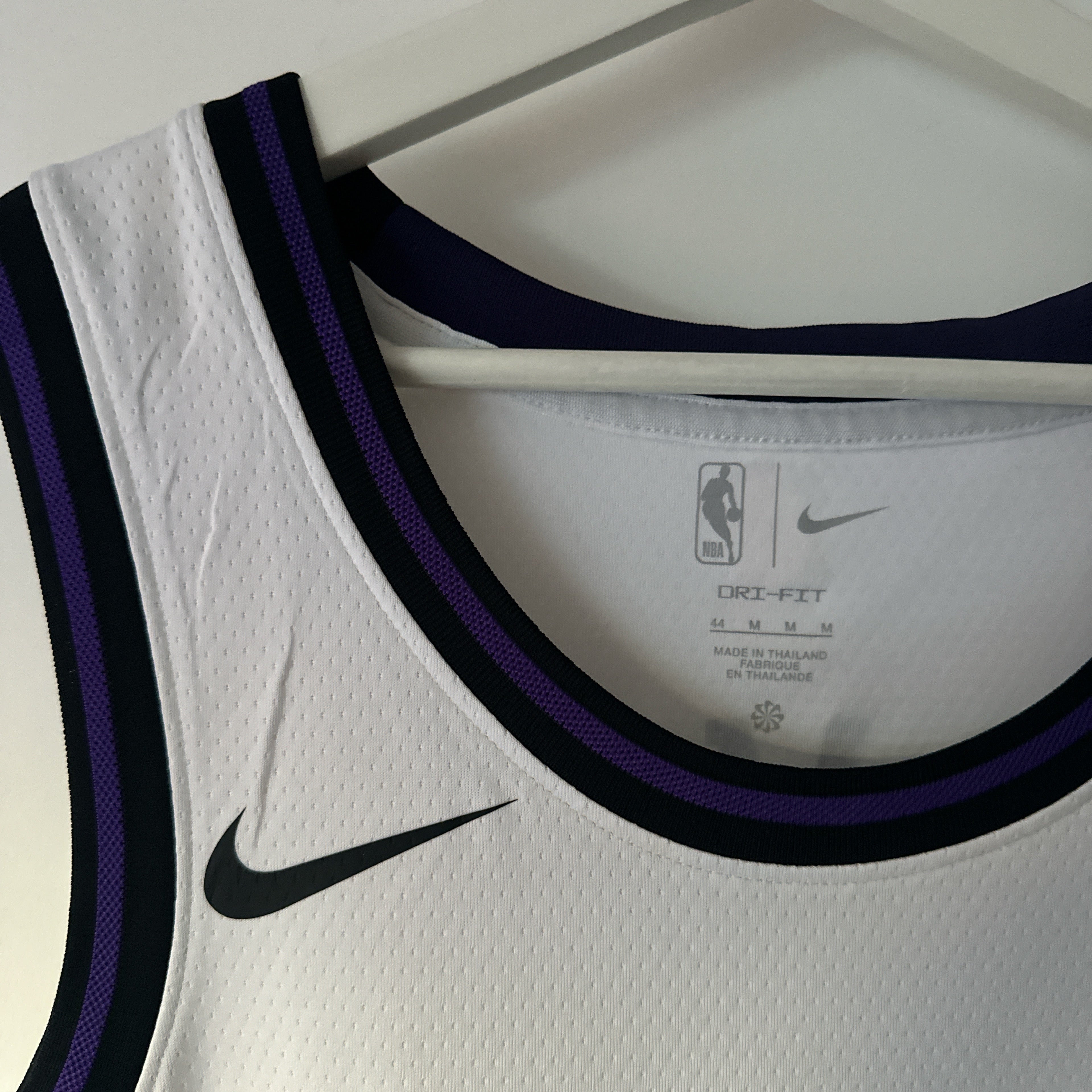 Los Angeles Lakers Lebron James Nike jersey - Medium