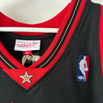 Load image into Gallery viewer, Philadelphia 76ers Allen Iverson Mitchell &amp; Ness Authentic jersey - Large
