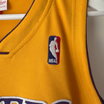 Load image into Gallery viewer, Los Angeles Lakers Kobe Bryant Mitchell &amp; Ness authentic jersey - Large

