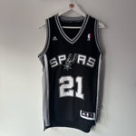 Afbeelding in Gallery-weergave laden, San Antonio Spurs Tim Duncan Adidas jersey - Small (Fits Medium)
