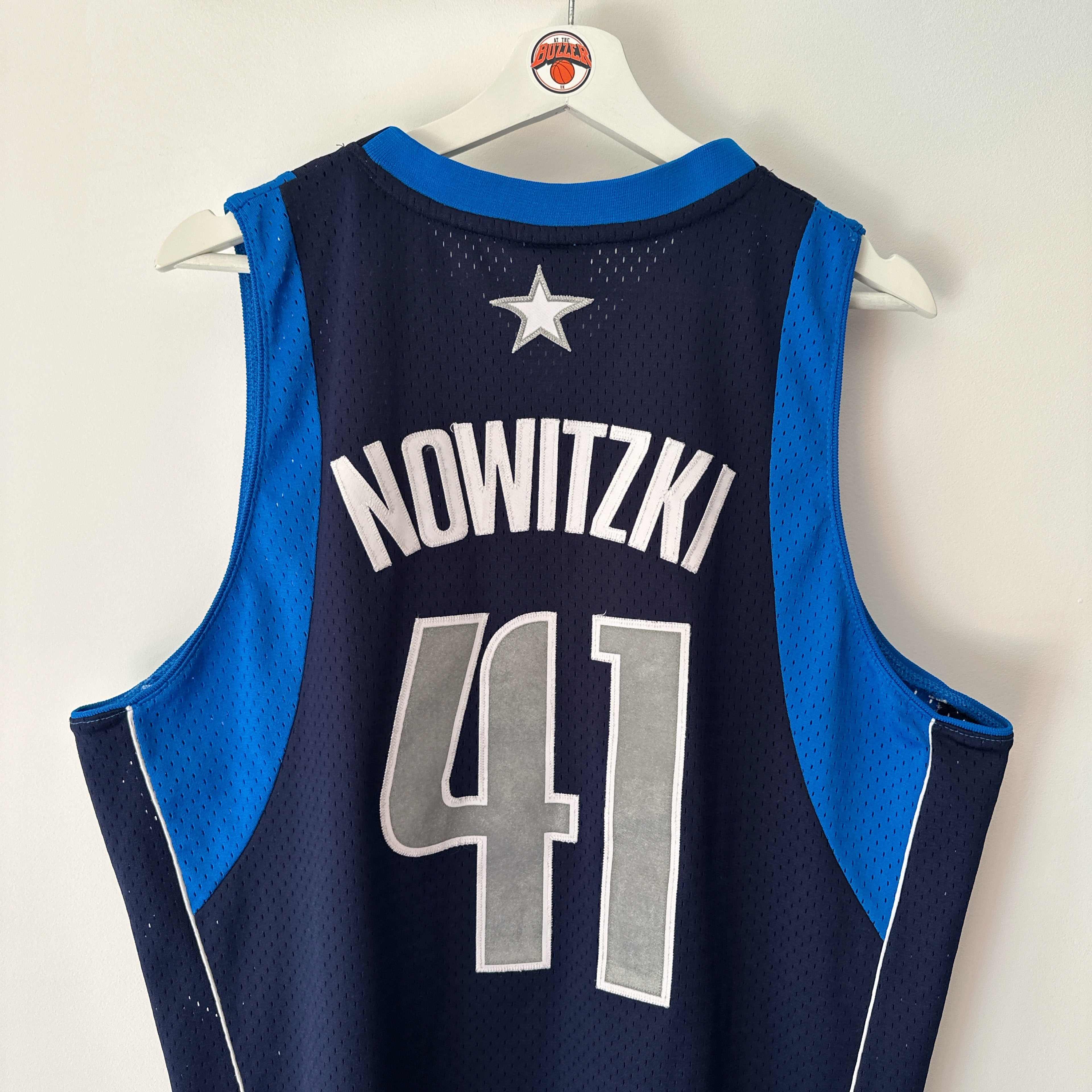 Dallas Mavericks Dirk Nowitzki Reebok Jersey - Medium (Fits large)