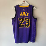 Load image into Gallery viewer, Los Angeles Lakers Lebron James Nike jersey - Large
