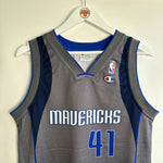 Cargar imagen en el visor de la galería, Dallas Maverivks Dirk Nowitzki Champion jersey - Small
