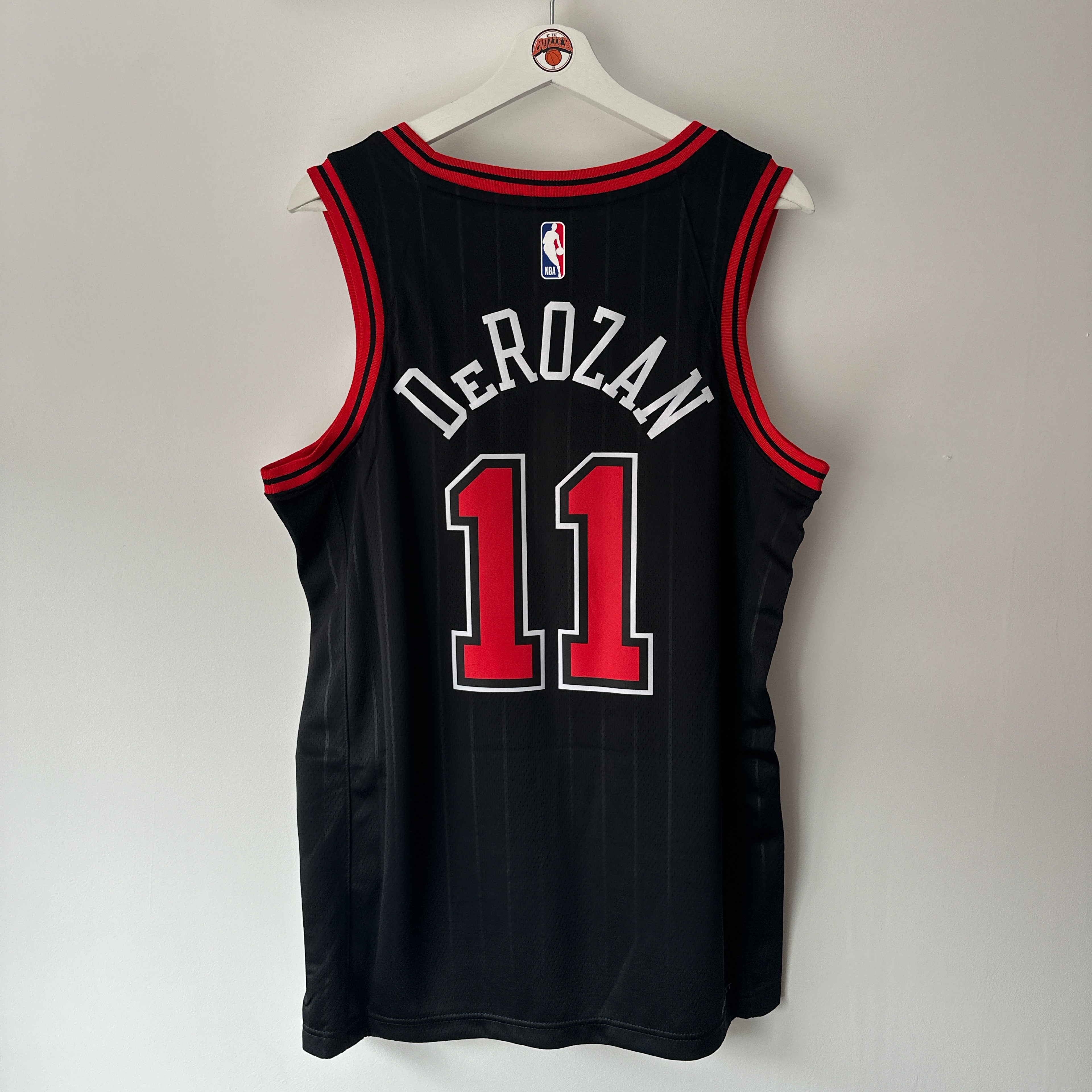 Chicago Bulls Demar Derozan Jordan jersey - Medium